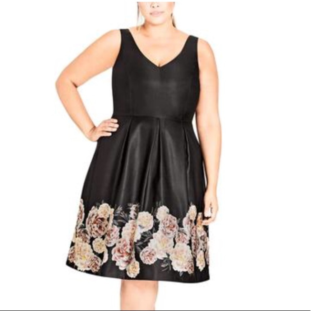 NWT City Chic Magical Floral Print V-Neck Dress